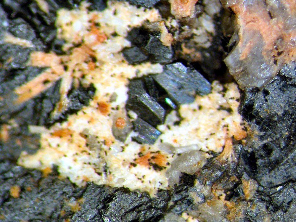 Large Ferriallanite-(Ce) Image