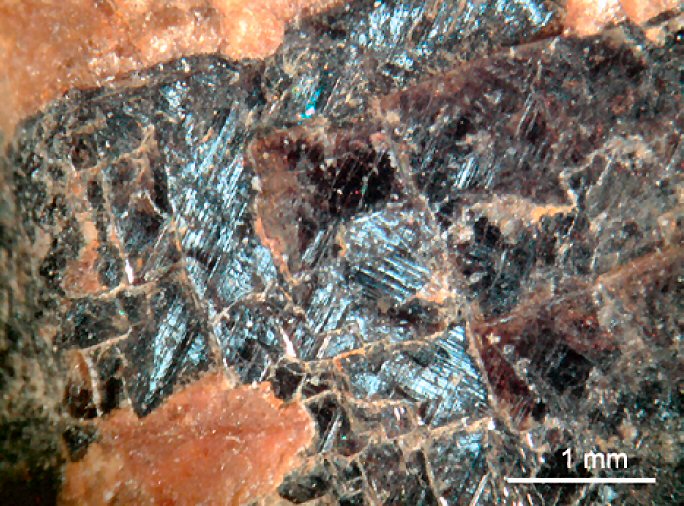 Large Iwashiroite-(Y) Image